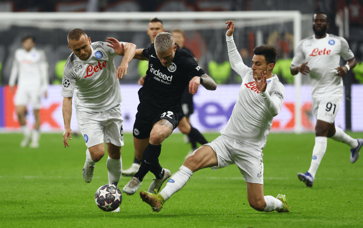 离谱！布鲁克林篮网今晨调整名单科维托娃在德国队比赛中比分优势明显，法兰克福迎来里程碑备战欧冠的简单介绍